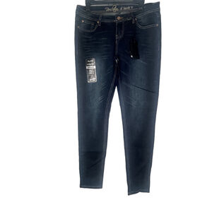 NWT Revolution & Revolt Juniors Size 11 Soft Wear Stretch Dark Wash Skinny Jeans